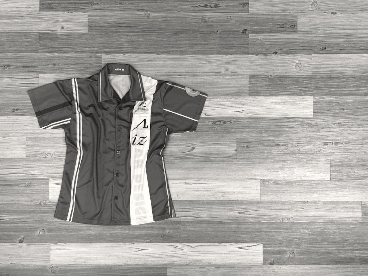 viVid WEAR DESIGN｜ダーツシャツのデザイン、製造